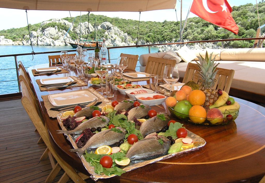 food-on-gulet